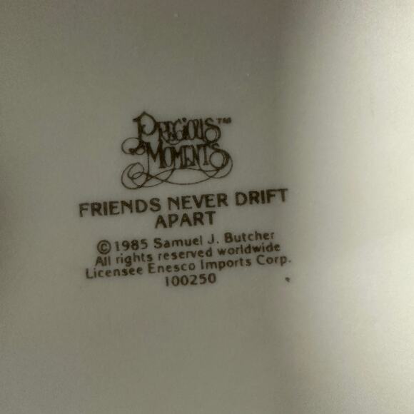Vintage 1985, Precious Moments "Friends Never Drift Apart" Figurine - Picture 6 of 7